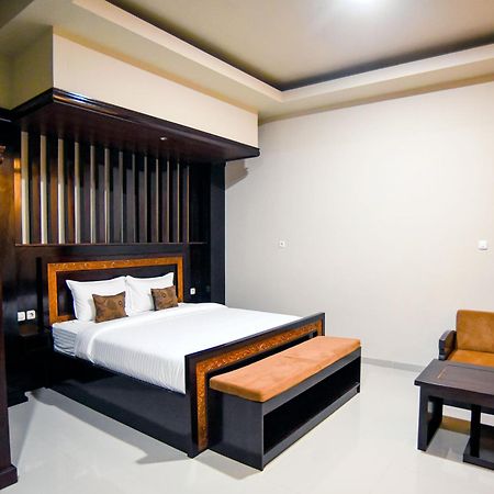Ndalem Mataram Appartement Banyuwangi  Buitenkant foto