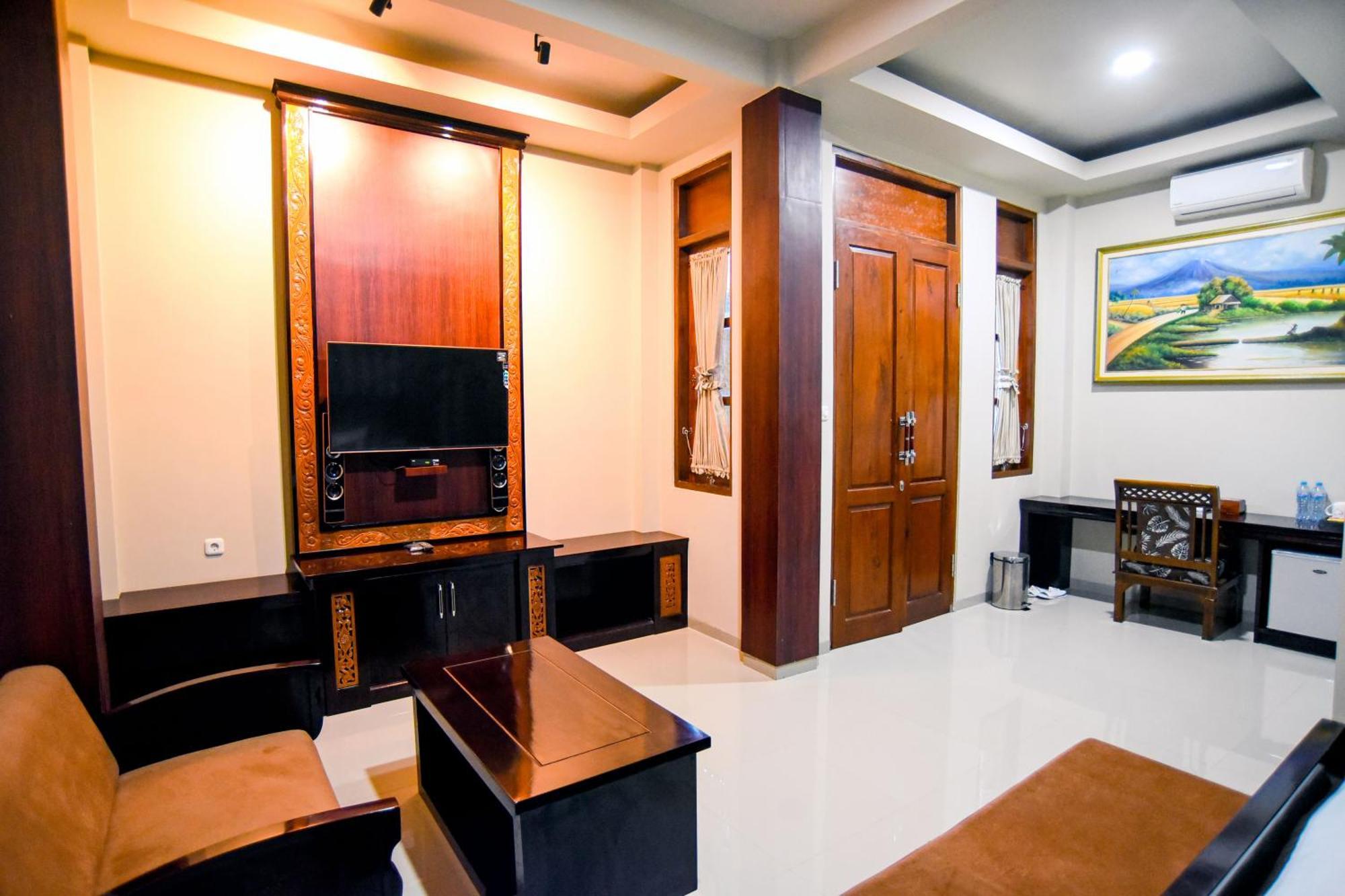 Ndalem Mataram Appartement Banyuwangi  Buitenkant foto