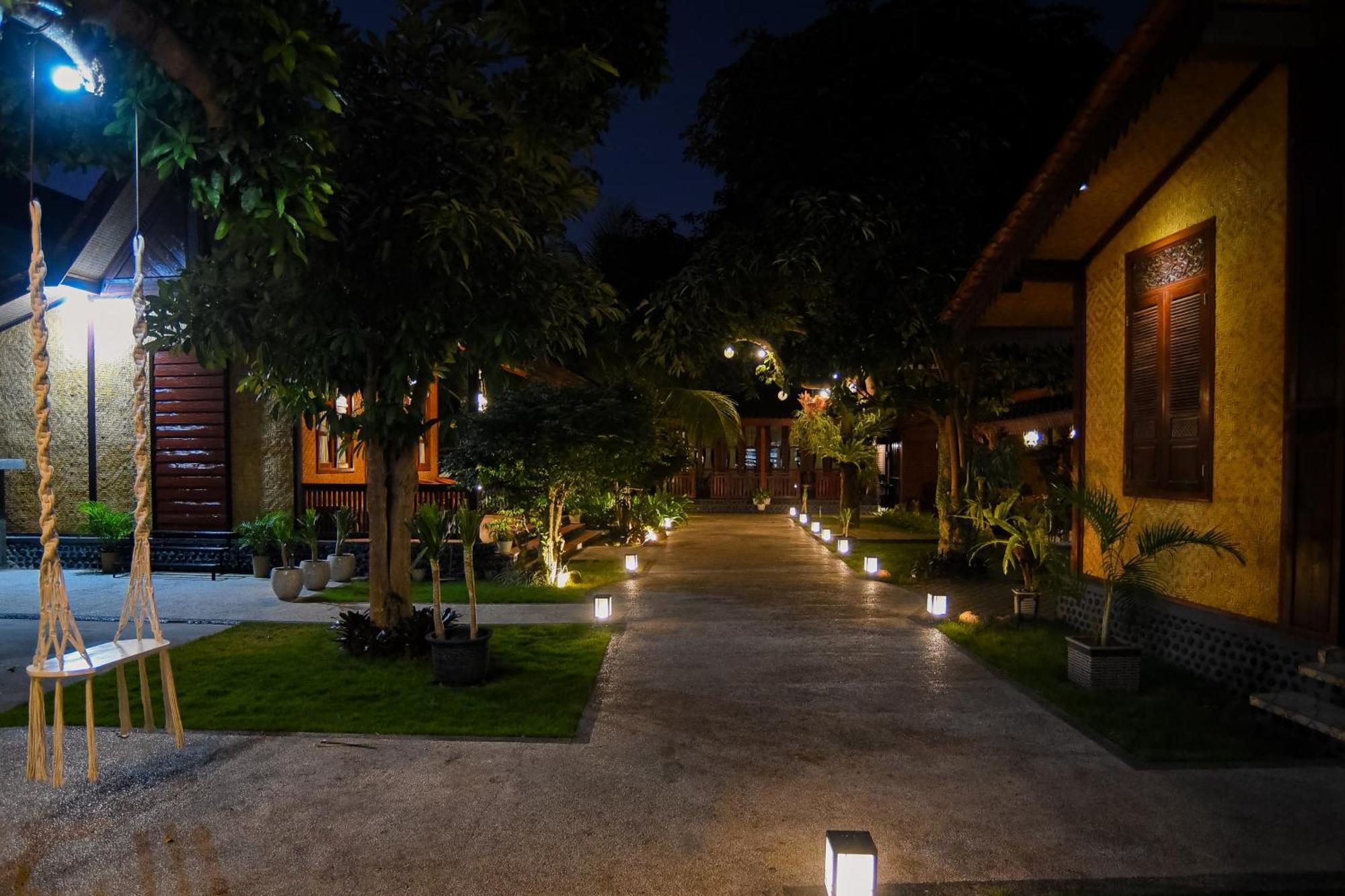 Ndalem Mataram Appartement Banyuwangi  Buitenkant foto