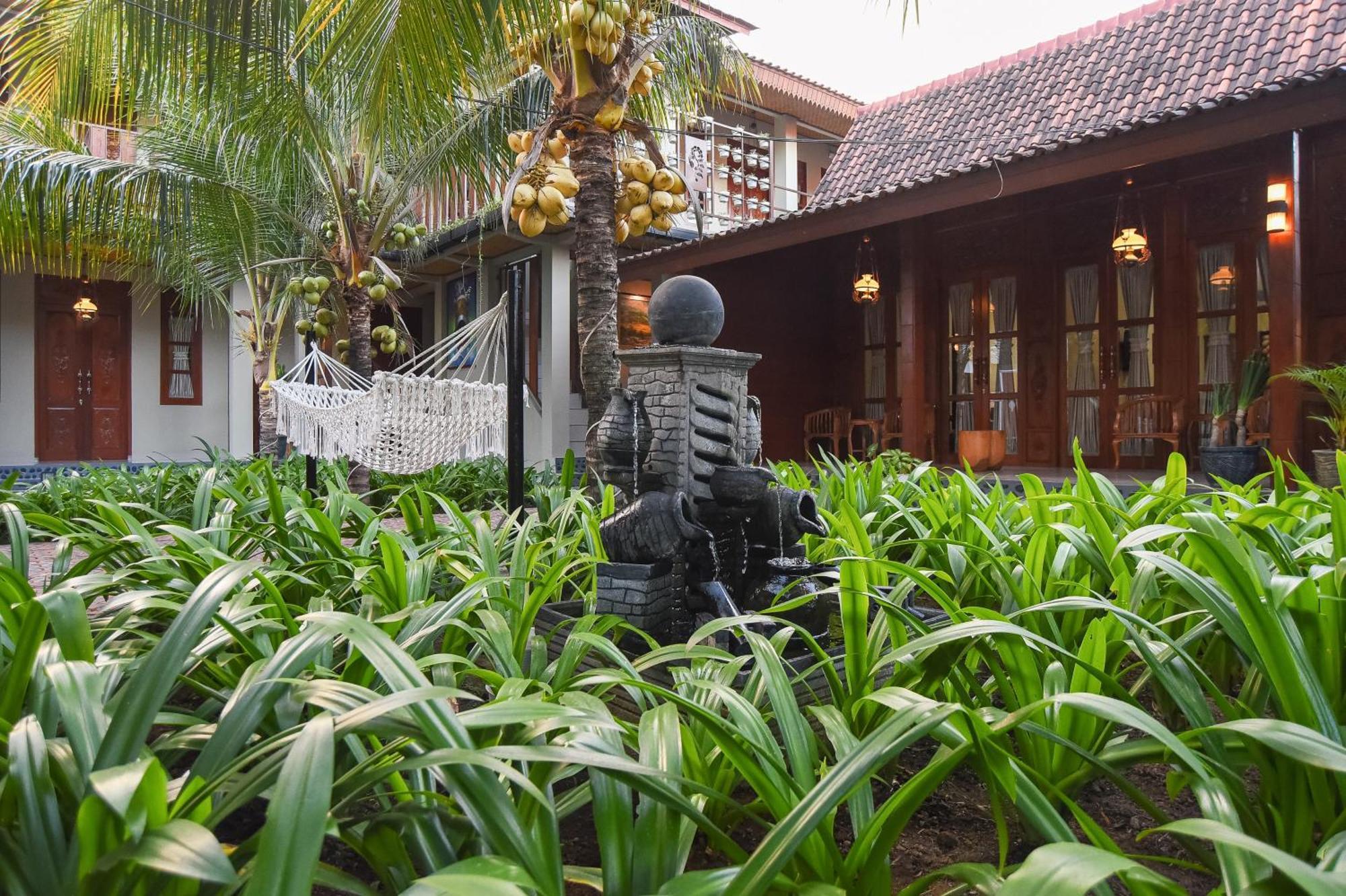 Ndalem Mataram Appartement Banyuwangi  Buitenkant foto