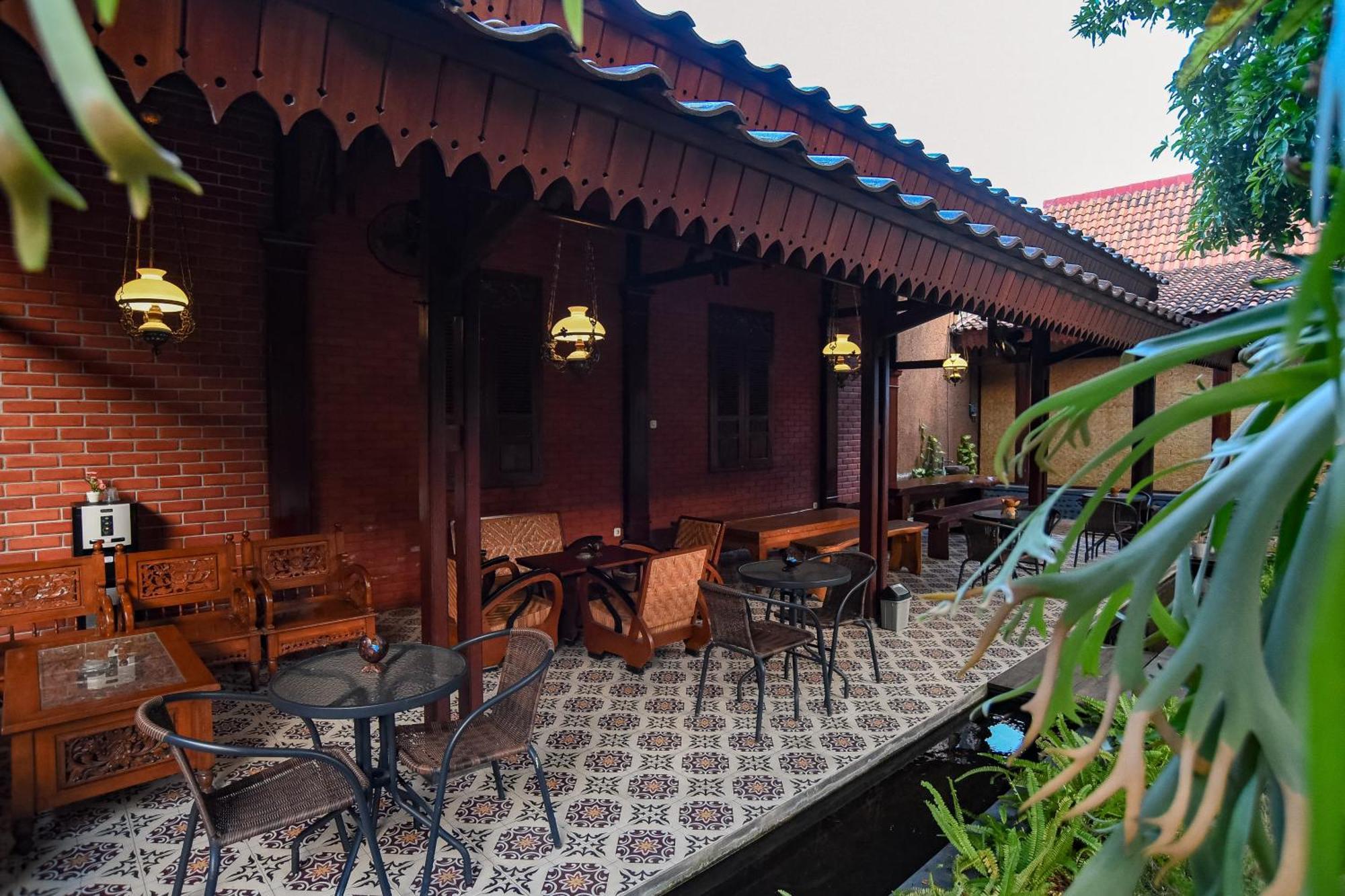 Ndalem Mataram Appartement Banyuwangi  Buitenkant foto